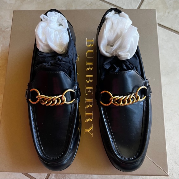 BURBERRY Solway L gold-chained black leather loafer - Picture 4 of 9